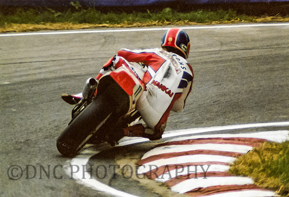 Kenny Irons Honda RC30 Cadwell Park