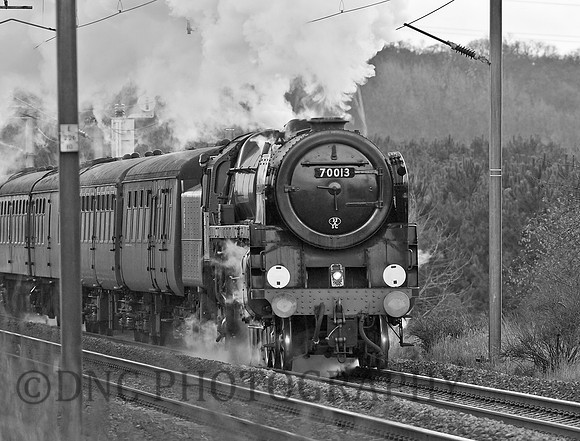BR 7MT 70013 "Oliver Cromwell" The Christmas White Rose 17th December 2011