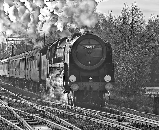BR 7MT 70013 "Oliver Cromwell" The Christmas White Rose 10th December 2011