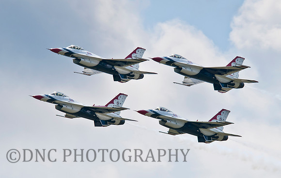 USAF Thunderbirds F-16C Flying Falcon