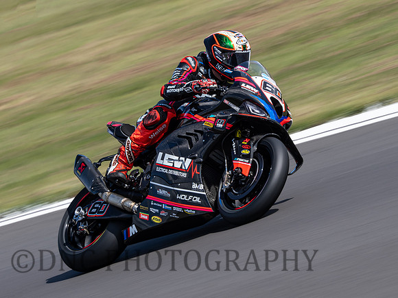 Peter Hickman LEW 8TEN racing BMW M1000RR