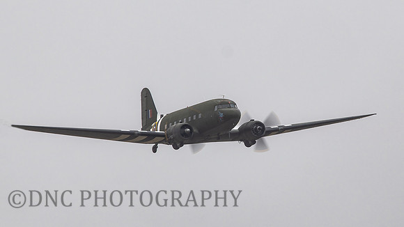 Douglas DC-3 Dakota KP220 .6