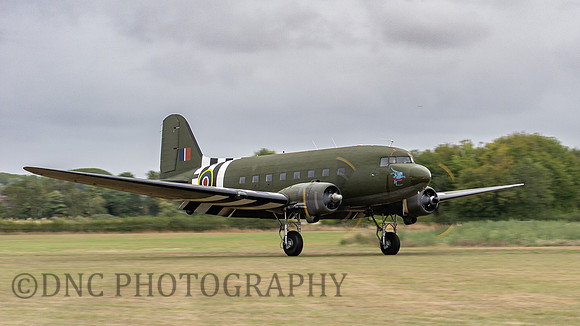Douglas DC-3 Dakota KP220 .3