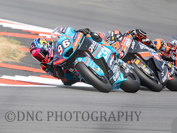 Daniel Holgado CFMOTO Gaviota Aspar team leads Ivan Ortola QJMOTOR - Biolec - MSI .2