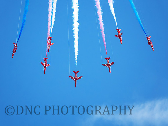 Red Arrows (Vertical Break)