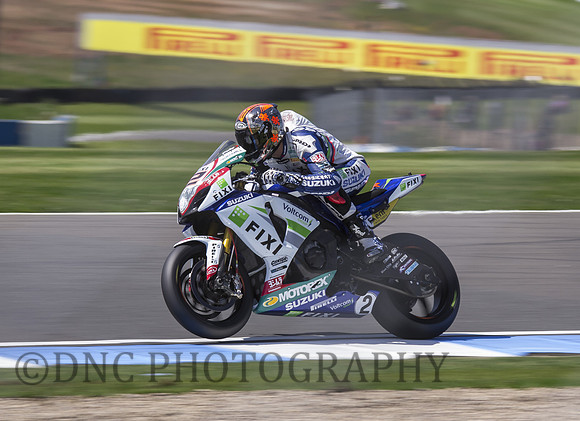 Leon Camier FIXI Crescent Suzuki GSX-R1000