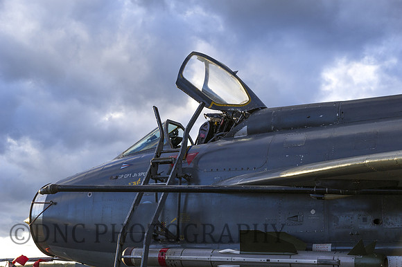 F6 XR728