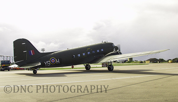 Douglas Dakota C-47 ZA947