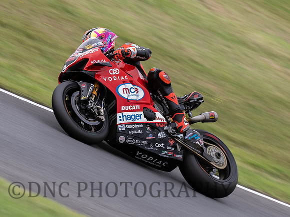 Tom Sykes MCE Ducati Panigale V4R
