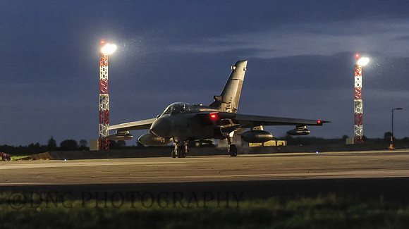Panavia Tornado ZA370 004 Taxis out at dusk