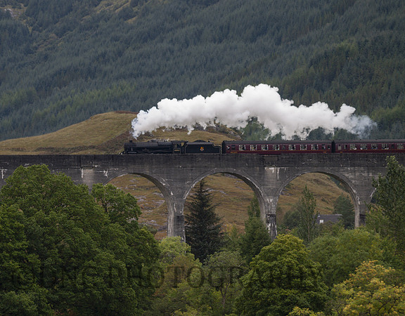 Black 5 45407 crosses Glenfinnan Viaduct 24.09.2008