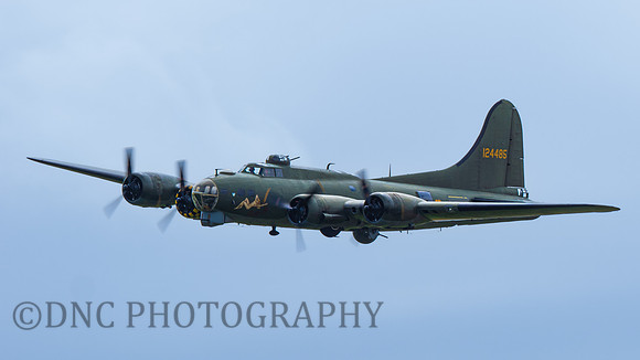 Boeing B17G Flying Fortess Sally B .4