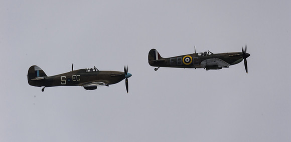 BBMF Spitfire MkIIa P7350 & Hurricane MkIIc PZ865,