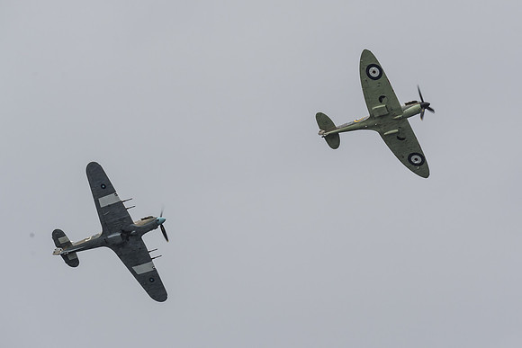 BBMF Spitfire MkIIa P7350 & Hurricane MkIIc PZ865,