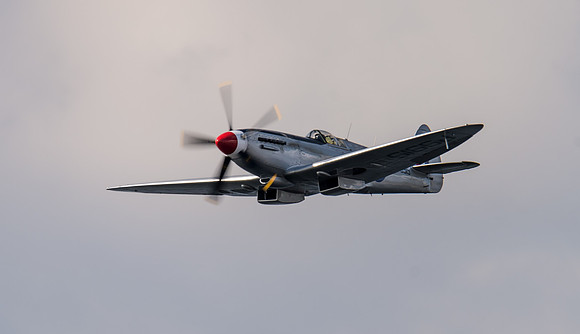 BBMF Supermarine Spitfire Mk (PR XIX) PS915
