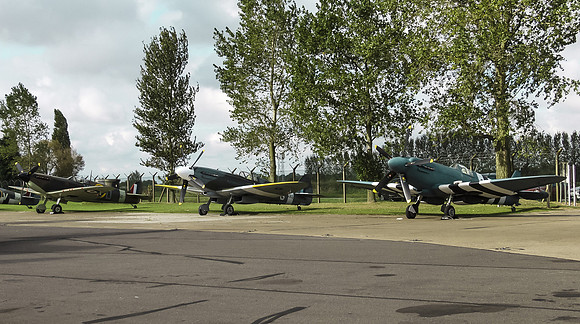L to R Spitfire P7530 (MKIIa) Spitfire PS915 (PRXIX) Spitfire PM631 (PRXIX)