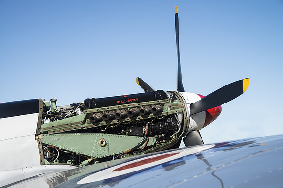 Supermarine Spitfire (Mk PRXIX) PS915