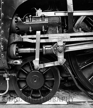 Valve gear and crosshead 60007.