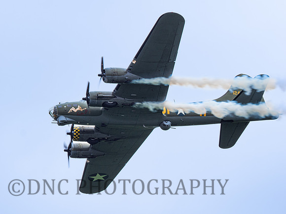 Boeing B17G Flying Fortess Sally B .5
