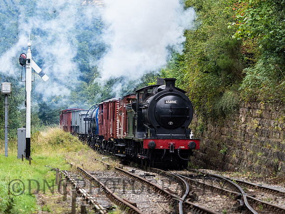 J27 65894 approaches Goathland with the freight