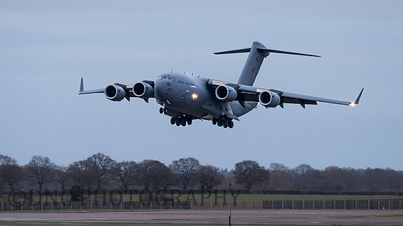 C-17 Globemaster II ZZ177 Landing RAF Brize Norton