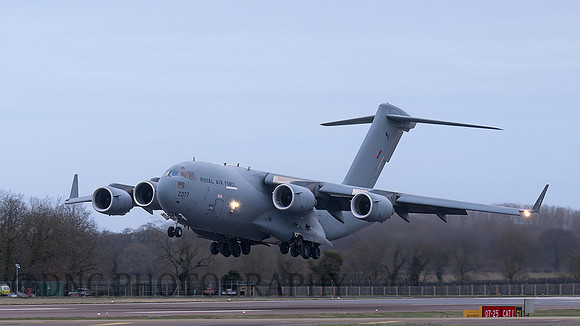C-17 Globemaster II ZZ177 Landing RAF Brize Norton