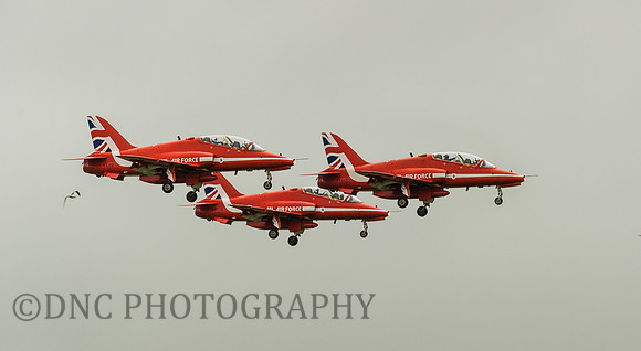 Red Arrows return to Prestwick after Queensferry Bridge flypast