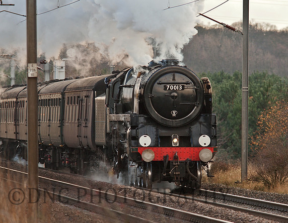 BR 7MT 70013 Oliver Cromwell 'The Christmas White Rose' 17-12-11