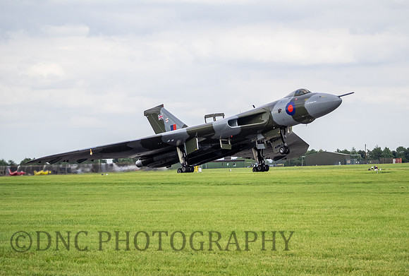 Avro Vulcan B2 XH558.........