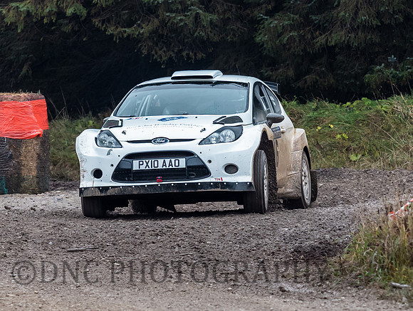Chris Wise & Tracey Wise Ford Fiesta S2400