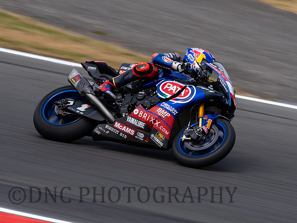 Toprak Razgatlioglu Pata Yamaha YZ-F R1..