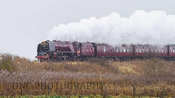 LMS 6233 Duchess of Sutherland, The Christmas White Rose 18th December 2021 Park Drain