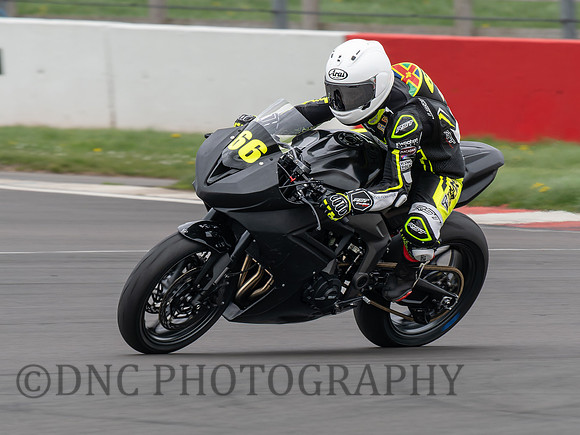 SPBK Katie Hand - MIH Solutions - Macadam Racing Triumph 765
