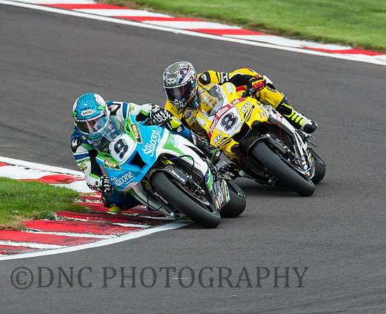 Dean Harrison Silicone Engineering Kawasaki ZX-10RR leads Shaun Winfield Anvil Hire TAG Yamaha Y-ZF R1 Q1