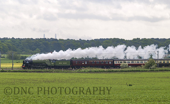 A1 60163 Tornado approaches Bawrtry 16-05-2009.