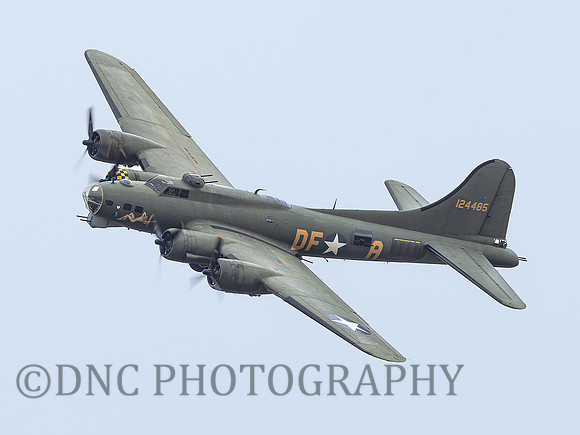 Boeing B-17G Flying Fortress 124485 Sally B .1
