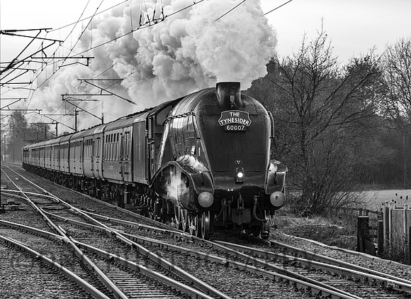 A4 60007 Sir Nigel Gresley 'The Tynesider' Joan Croft Junc 18-12-2010 m