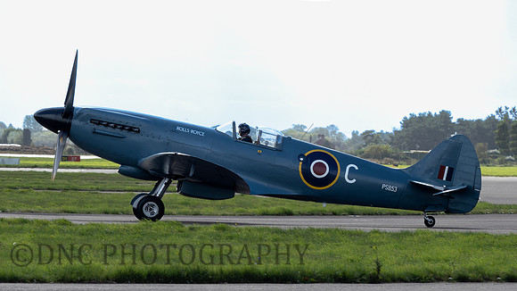Supermarine Spitfire MK XIX PS853. Taxis in