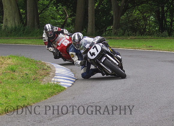 Duncan Baillie Suzuki GSX-R750 & John McFarlane Suzuki GSX-R1052 Tornado